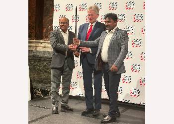 कोरोमंडल इंटरनॅशनलने डन अँड ब्रॅडस्ट्रीटचा “इंडियाज टॉप व्हॅल्यू क्रिएटर २०२३ अवॉर्ड” जिंकला!