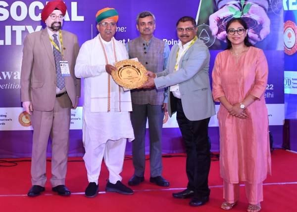 सीएसआर पुरस्कार: इन्स्टिट्यूट ऑफ डायरेक्टर्स (आयओडी) कडून गोल्डन पीकॉक पुरस्कार २०२२
