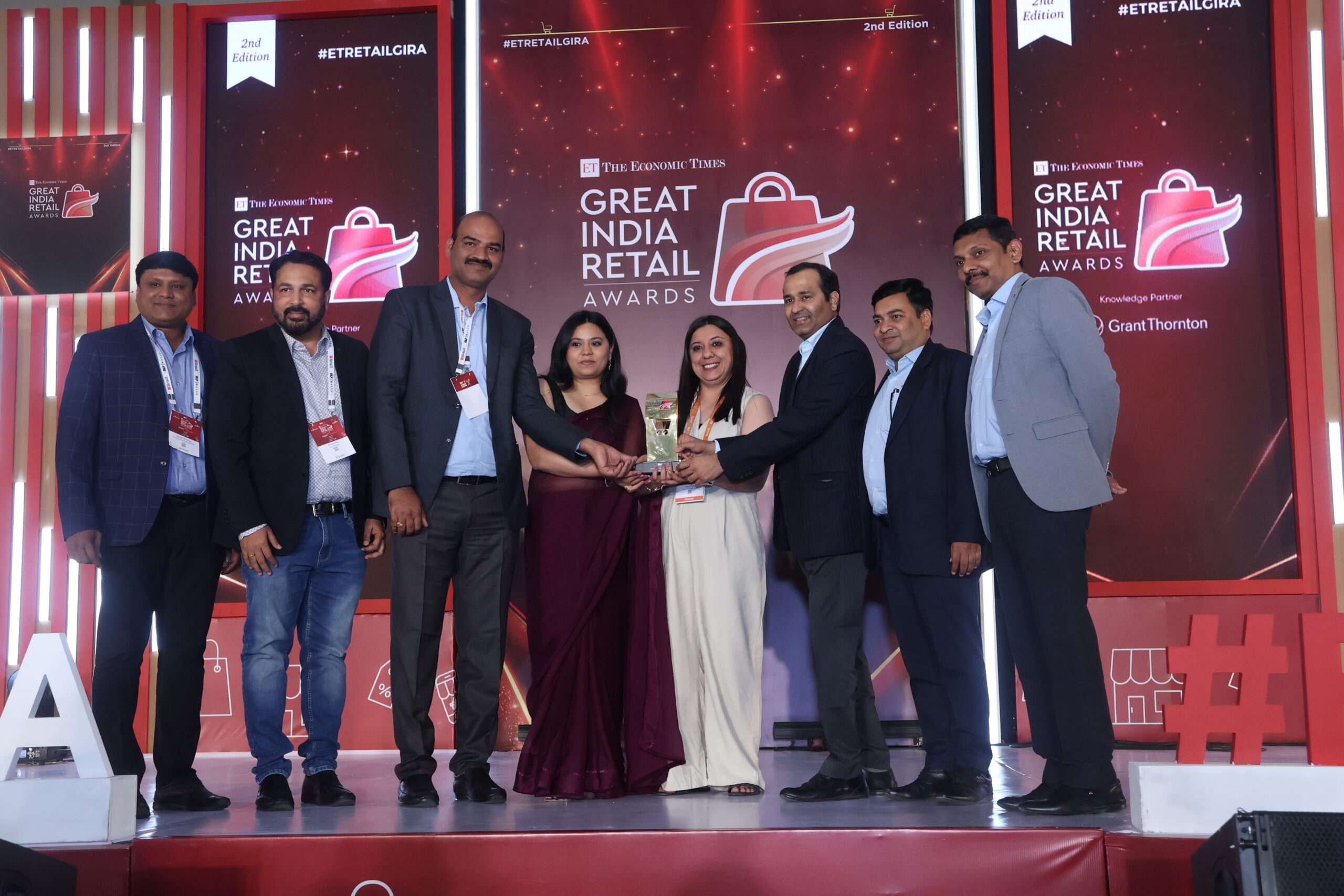 ईटी रिटेल ग्रेट इंडिया रिटेल अवॉर्ड्समध्ये रिटेल टीमला प्रतिष्ठित सर्वोत्तम प्रादेशिक रिटेलर ऑफ द इयर (साउथ) पुरस्काराने सन्मानित करण्यात आले आहे.