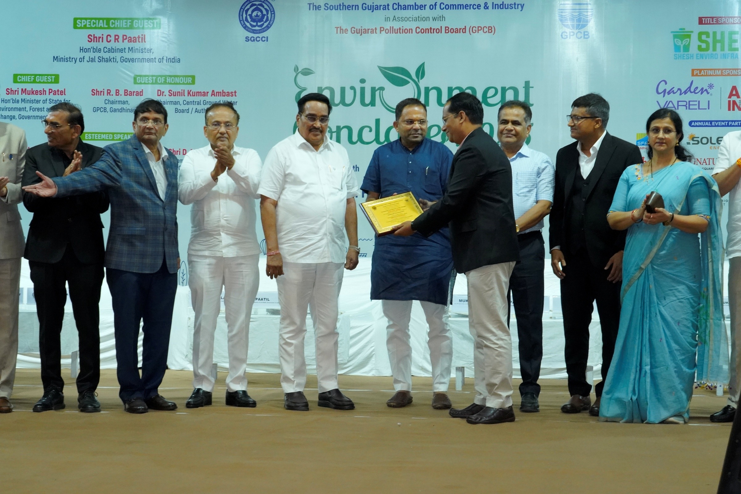 ईएमएस सारीगम सीपीसी युनिटला पर्यावरण परिषद २०२५ मध्ये प्रतिष्ठित रेझिलिएंट पुरस्कार आणि एसजीसीसीआय सीईआर पुरस्कारांनी सन्मानित करण्यात आले.